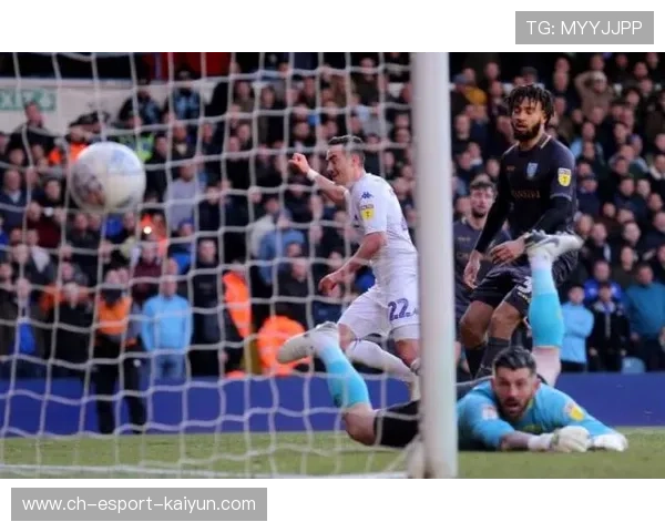 切尔西边路速度冲击利兹联，古斯托狂奔70米送出精准传球